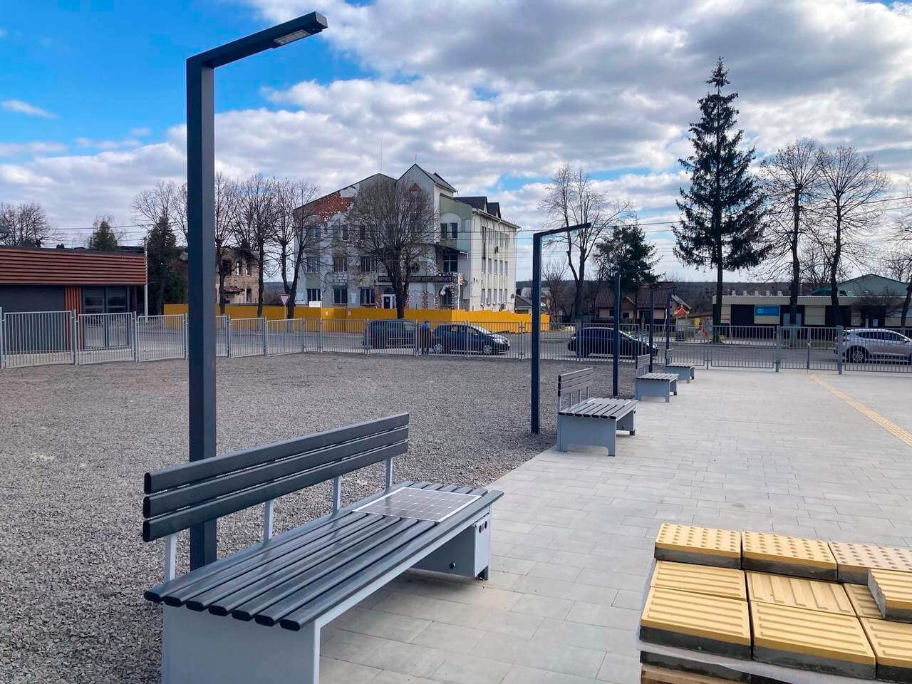 Лавки з сонячними панелями Лавки з сонячними панелями